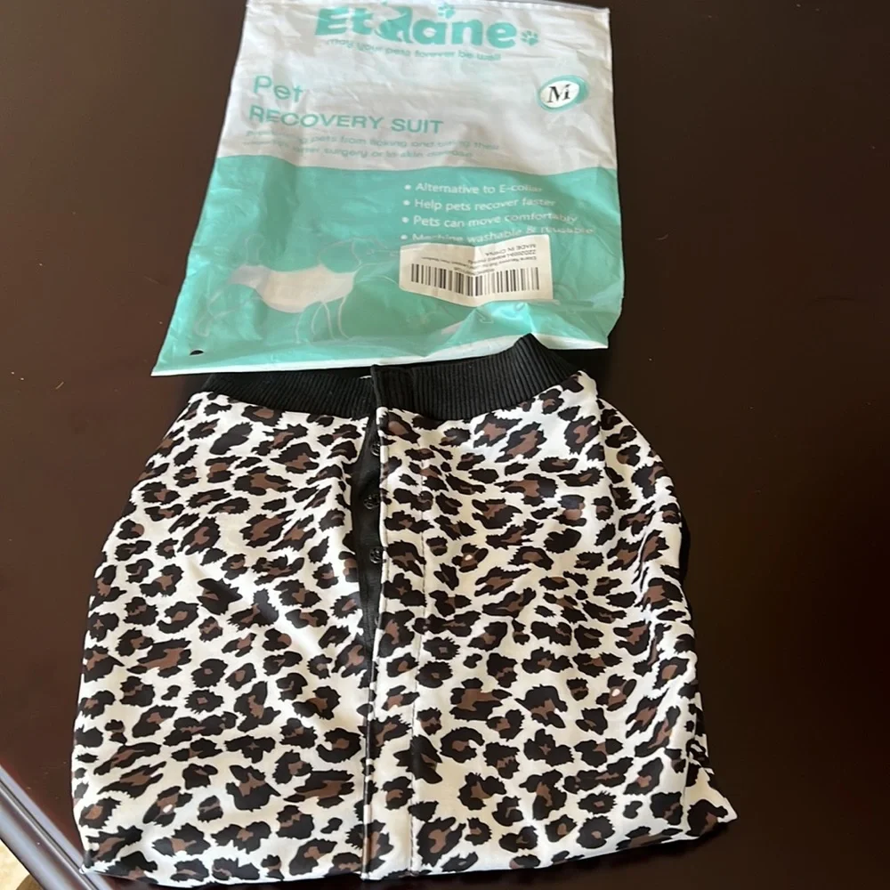 Pet recovery suit size Med